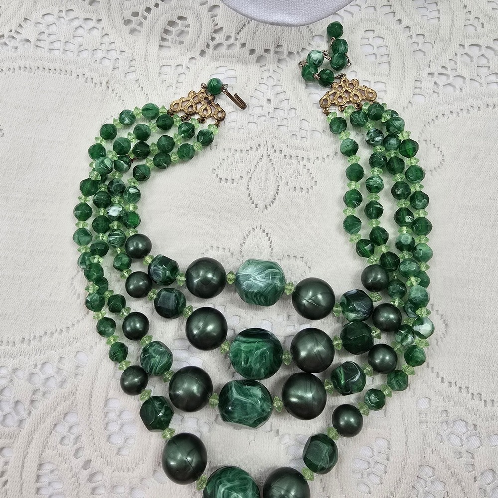 Vintage Green Multi Strand Beaded Statement Necklace Graduated Tiered Marbled - Picture 6 of 10